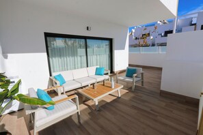 Terrace/patio - Top location! Stylish & sunny corner apartment near beach, nature & conviviality (San Pedro del Pinatar)