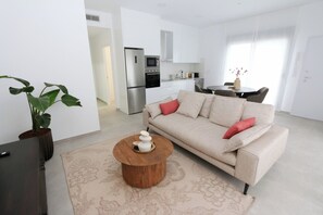 Smart TV, stereo - Top location! Stylish & sunny corner apartment near beach, nature & conviviality (San Pedro del Pinatar)