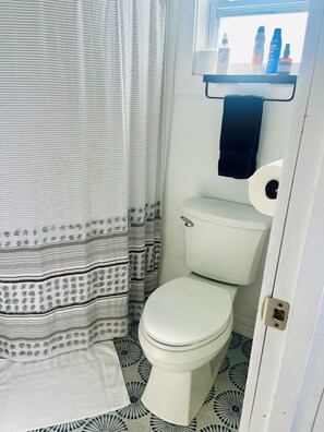 Bruser, hårtørrer, håndklæder, Sæbe