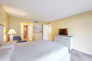 1 Schlafzimmer, BĂŒgeleisen/BĂŒgelbrett, Internetzugang, BettwĂ€sche