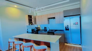 Fridge, microwave, oven, stovetop