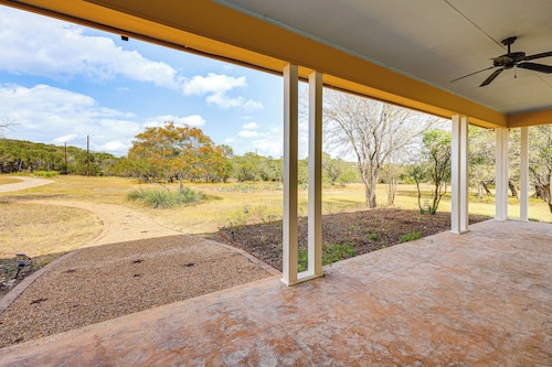 Near Golfing & Parks: Serene San Antonio Home