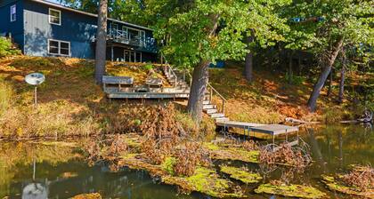 Antiquing & Fishing: Riverfront Waupaca Home!