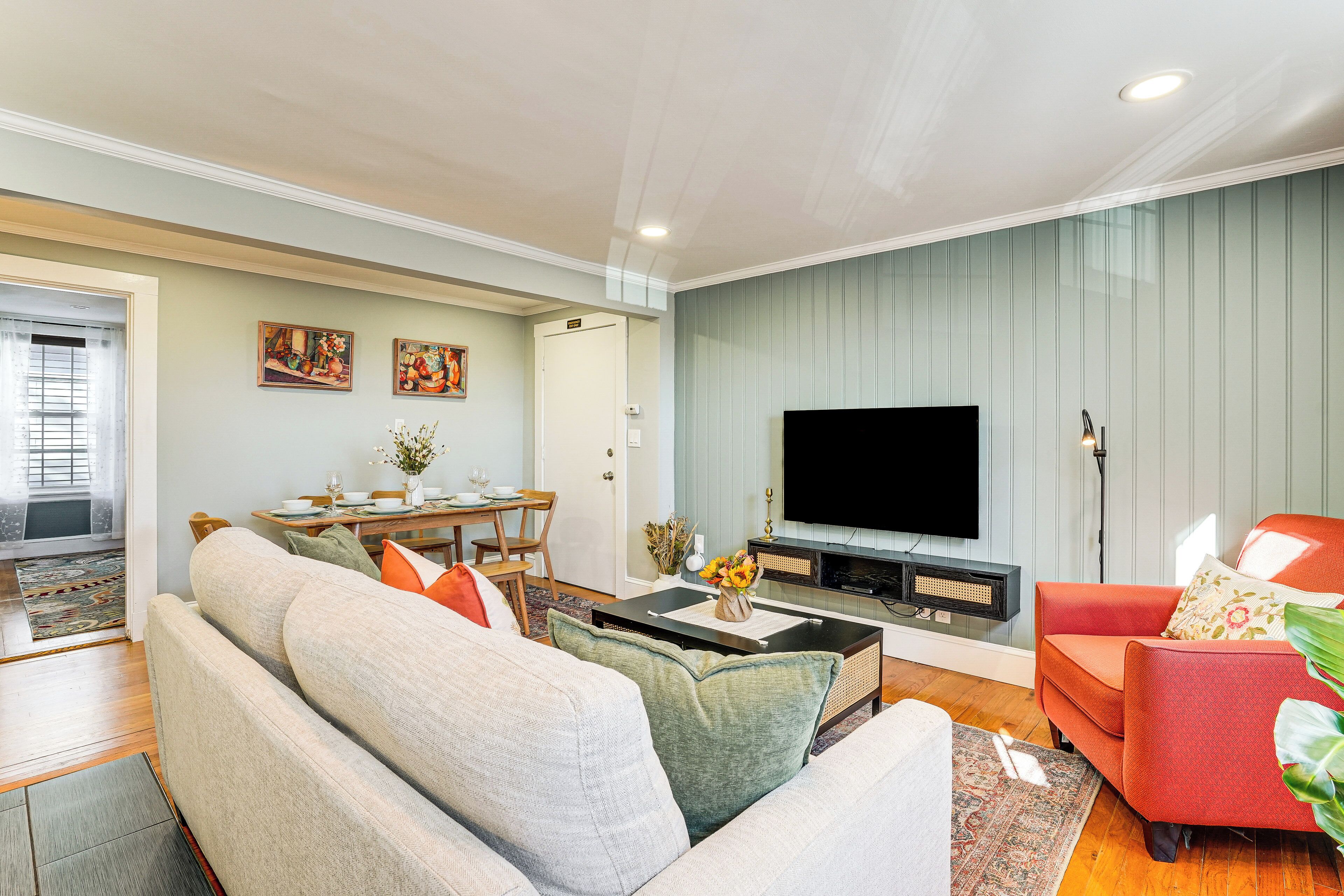 Walk To Constitution Beach: Mid-century Boston Gem - Boston, MA