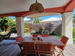 Outdoor dining - Villa La Désirade near the beach - Pointe des Chateaux - Saint-François (Saint-Francois)