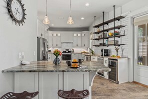 Talo (6 Bedrooms) | Sisätilat