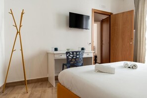 1 bedroom, WiFi - Tombola - Ochre Room (Napoli)