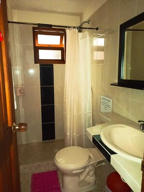 Towels, soap, toilet paper - Balcones de Nariño Aparthotel 2 (Villa de Leyva)