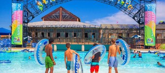 Oceanview~Two Balconies~Heated Pool~Walk to beach