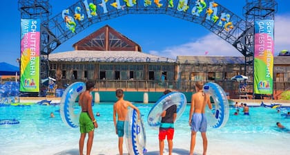 Oceanview~Two Balconies~Heated Pool~Walk to beach