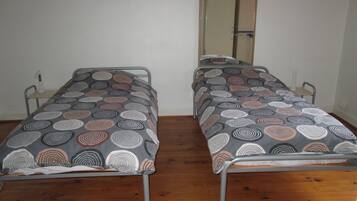 1 chambre, fer et planche Ă  repasser, Wi-Fi, draps fournis
