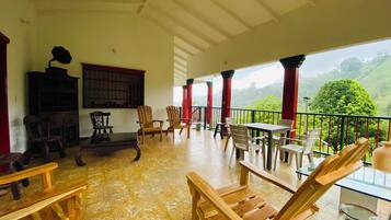 LOS NOGALES | Comedor