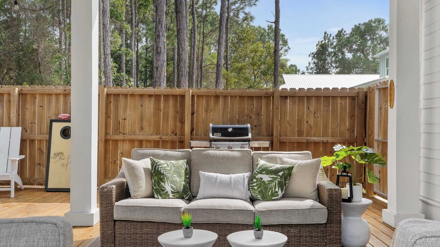 Priv Heated Pool + Hot Tub, Boat-friendly, Sleeps 16! Good Times by Avantstay