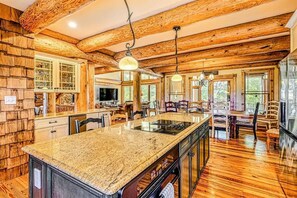 Dining - 7BR Lakefront Boat Dock, Kayaks & Amazing Sunsets (Mineral)