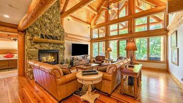 TV connectée, cheminée, espaces bureaux