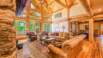 智能电视、壁炉、办公室