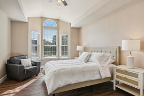 4 多间卧室、办公桌、熨斗/熨衣板、WiFi