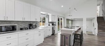 Cheerful 3 bedroom home with ample parking spaces.