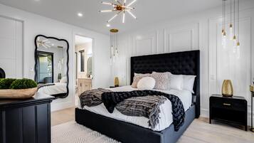 6 bedrooms, desk, iron/ironing board, free WiFi