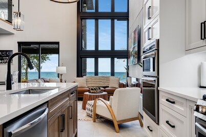 Lakefront Estate | Saltwater Pool | 6BR
