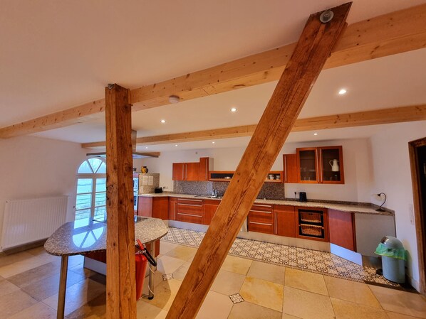 Refrigerador, horno, parrilla de estufa y lavavajillas