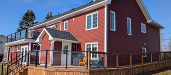 Springhouse Seaside Retreat 2-Bedroom on the Bay