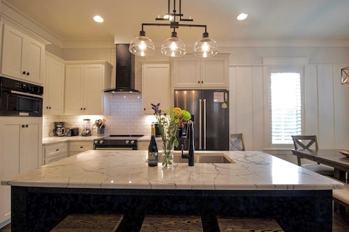 Beach Still My Heart by Avantstay with Pool Access