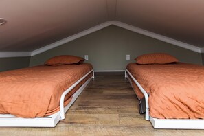 WiFi, bed sheets