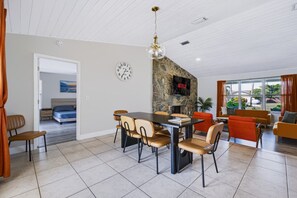 Dining 3 - Heated Pool, Game Room & Inlet Views (Boynton Beach)