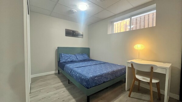 2 bedrooms, iron/ironing board, WiFi