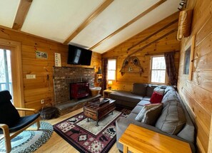 Smart TV y chimenea 