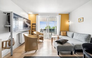 TV, fireplace, DVD player, table tennis