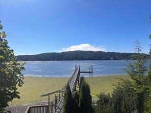 On the beach, sun-loungers - Oceanfront 3 Bed: Private Beach and Dock Access, Hot Tub , BBQ & Free Kayaks! (Sooke)