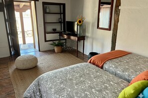 2 chambres, fer et planche à repasser, accès Internet, draps fournis