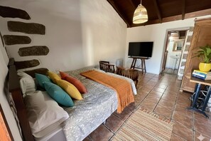 2 chambres, fer et planche à repasser, accès à Internet, literie fournie