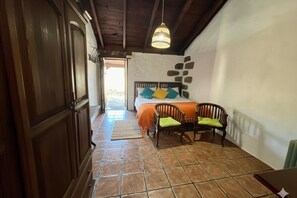2 chambres, fer et planche Ă repasser, accĂšs Ă Internet, literie fournie