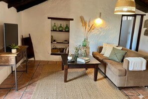Living area - Stunning El Poleo Cottage at El Estanco Viejo: Historic Comfort With B (Adeje)