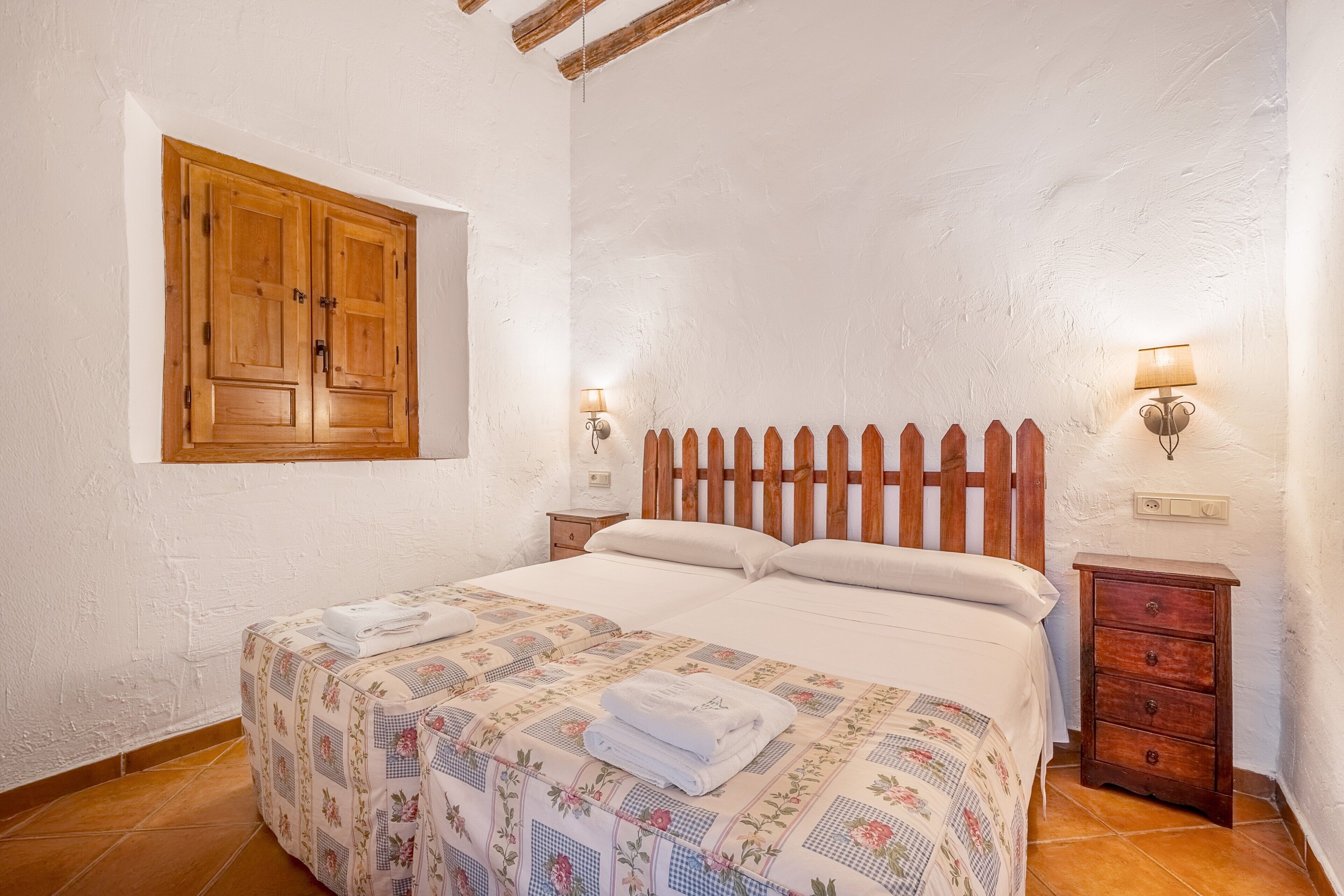 2 slaapkamers, een strijkplank/strijkijzer, gratis wifi, beddengoed