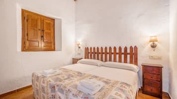 2 slaapkamers, een strijkplank/strijkijzer, gratis wifi, beddengoed