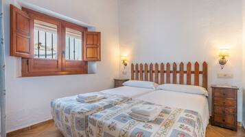 2 dormitorios, tabla de planchar con plancha, wifi gratis y ropa de cama