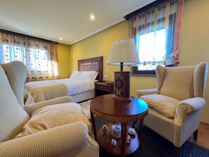 4 Schlafzimmer, Bügeleisen/Bügelbrett, Reisekinderbett, kostenloses WLAN
