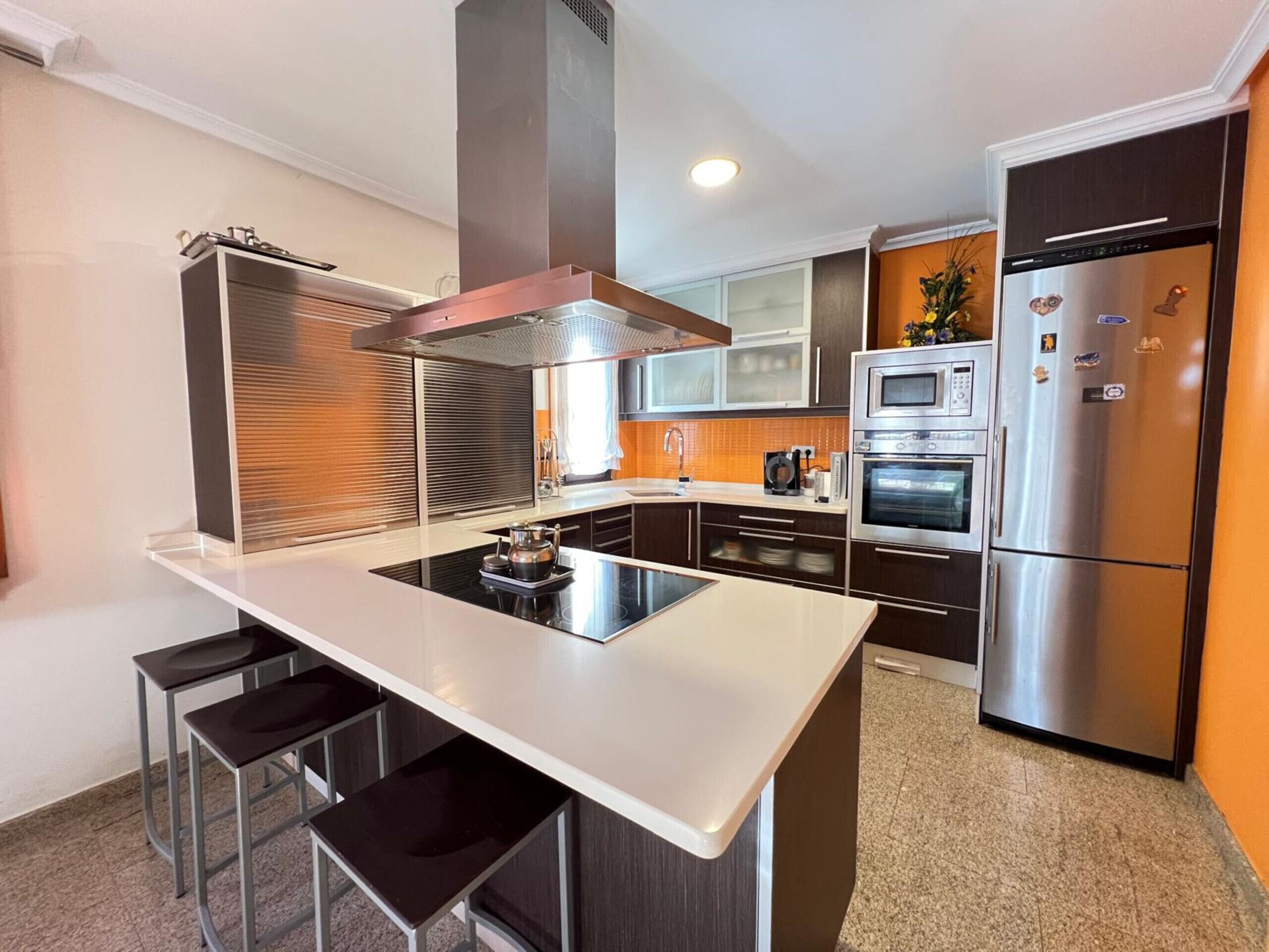 冷蔵庫、電子レンジ、オーブン、食器洗い機