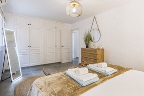 6 habitaciones, tabla de planchar con plancha y wifi gratis