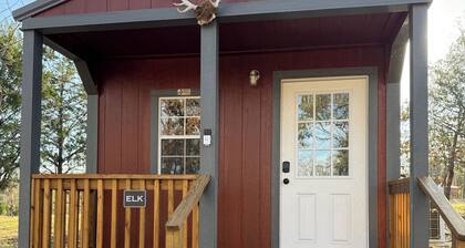 Elk Camping Cottage at Coble Highland Ranch