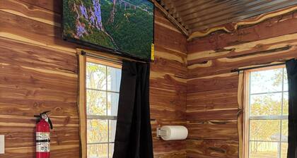 Elk Camping Cottage at Coble Highland Ranch