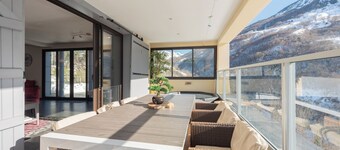 Holiday Home 'Le Chalet Des Retrouvailles' with Mountain View, Wi-Fi and Air Conditioning