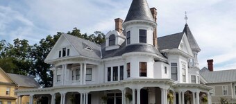 Retro Retreat | Fenced Yard • Dog Friendly • EV Charger • Near Downtown