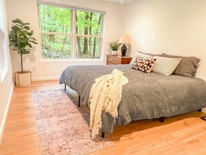 4 soverom, skrivebord, reiseseng for barn og wi-fi (inkludert)