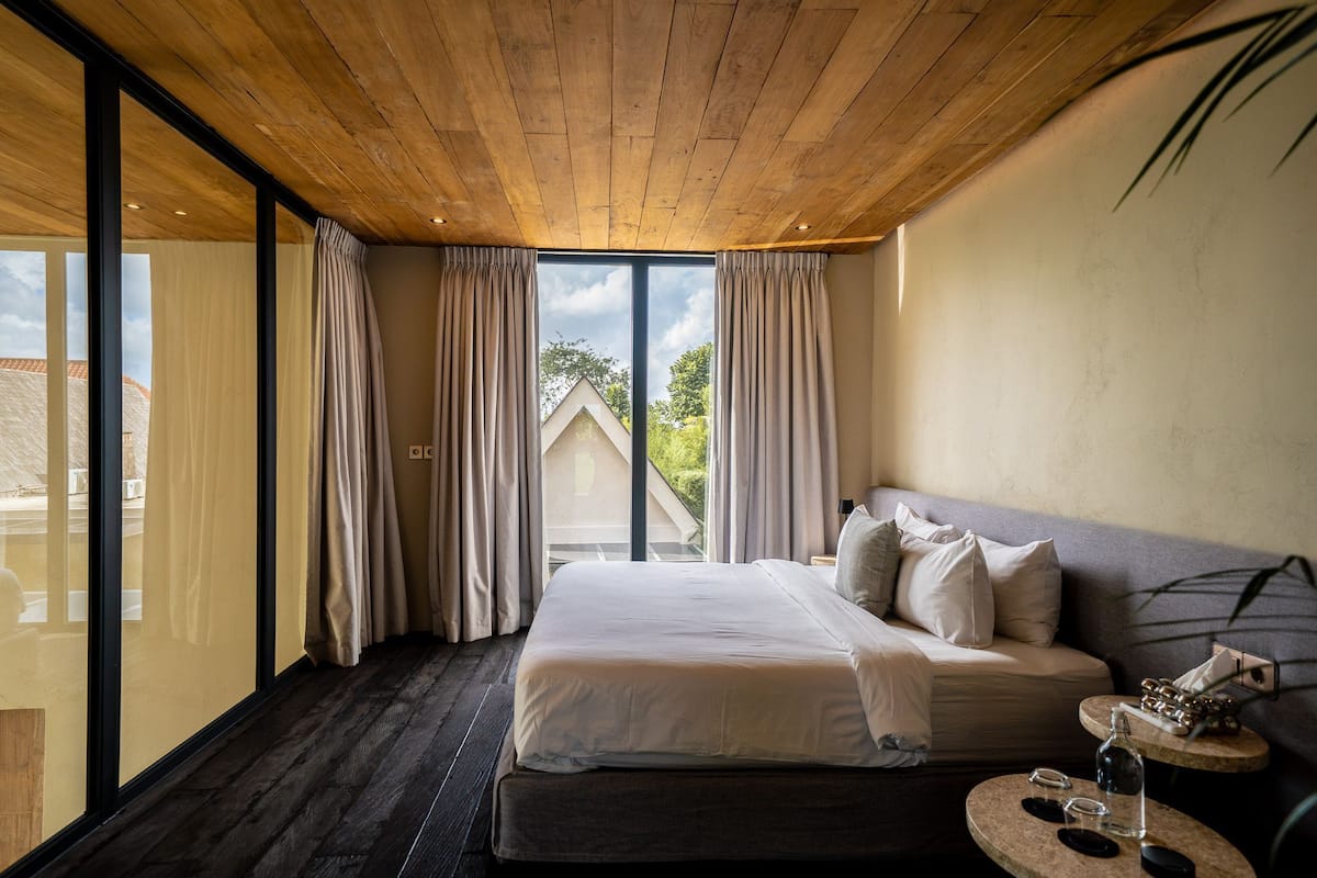 Villa, 3 Bedrooms, Private Pool | Desk, laptop workspace, soundproofing, iron/ironing board (on request)