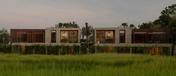 Desk, laptop workspace, soundproofing, iron/ironing board - Usawa Villa Nyanyi (Tabanan)